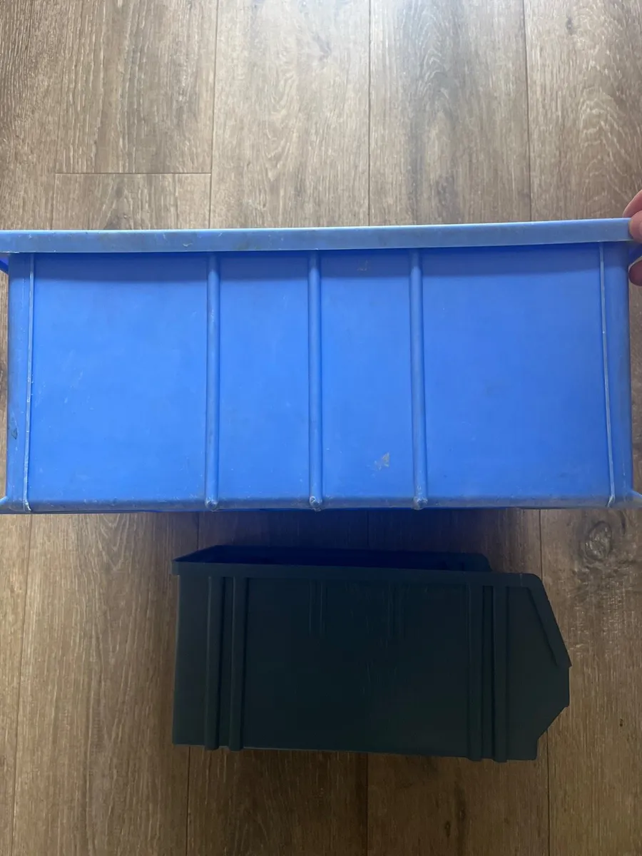 Two hard plastic boxes - Image 1