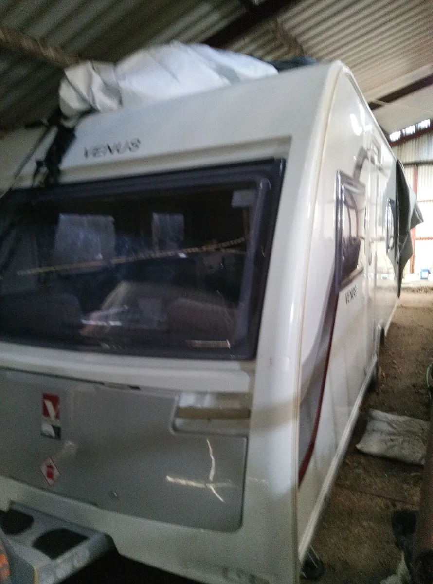 Venus 5 4 0 caravan - Image 3