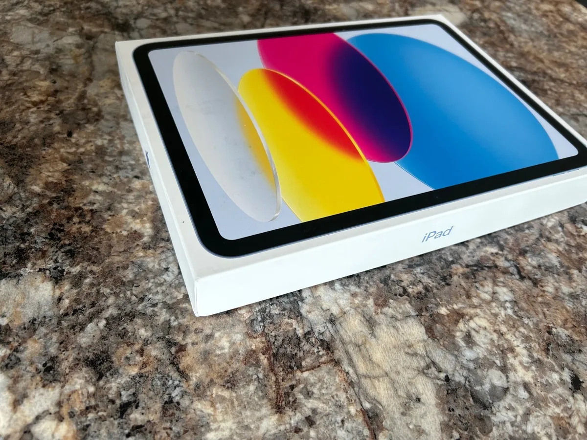 iPad 11 - Image 1