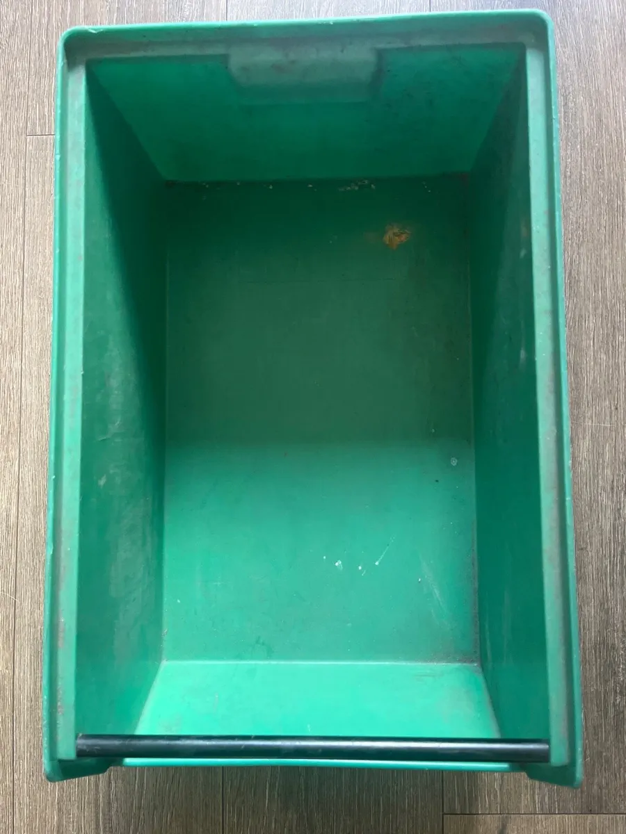 Hard plastic boxes - Image 2