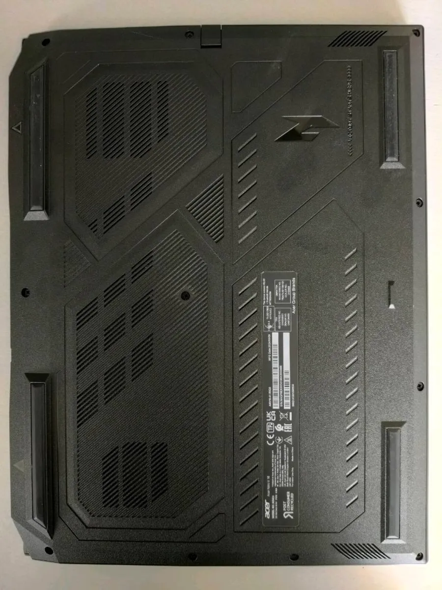 Acer Nitro V 16 Gaming Laptop - Image 3