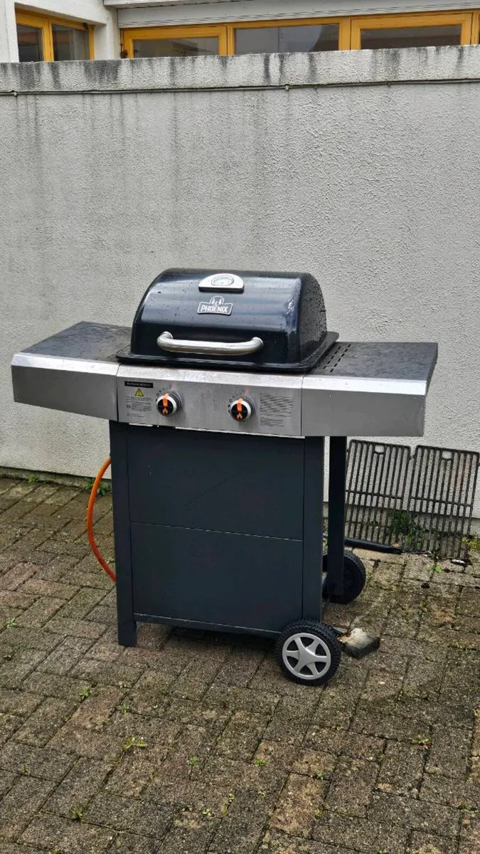 Gas Barbecue with cover - Image 1