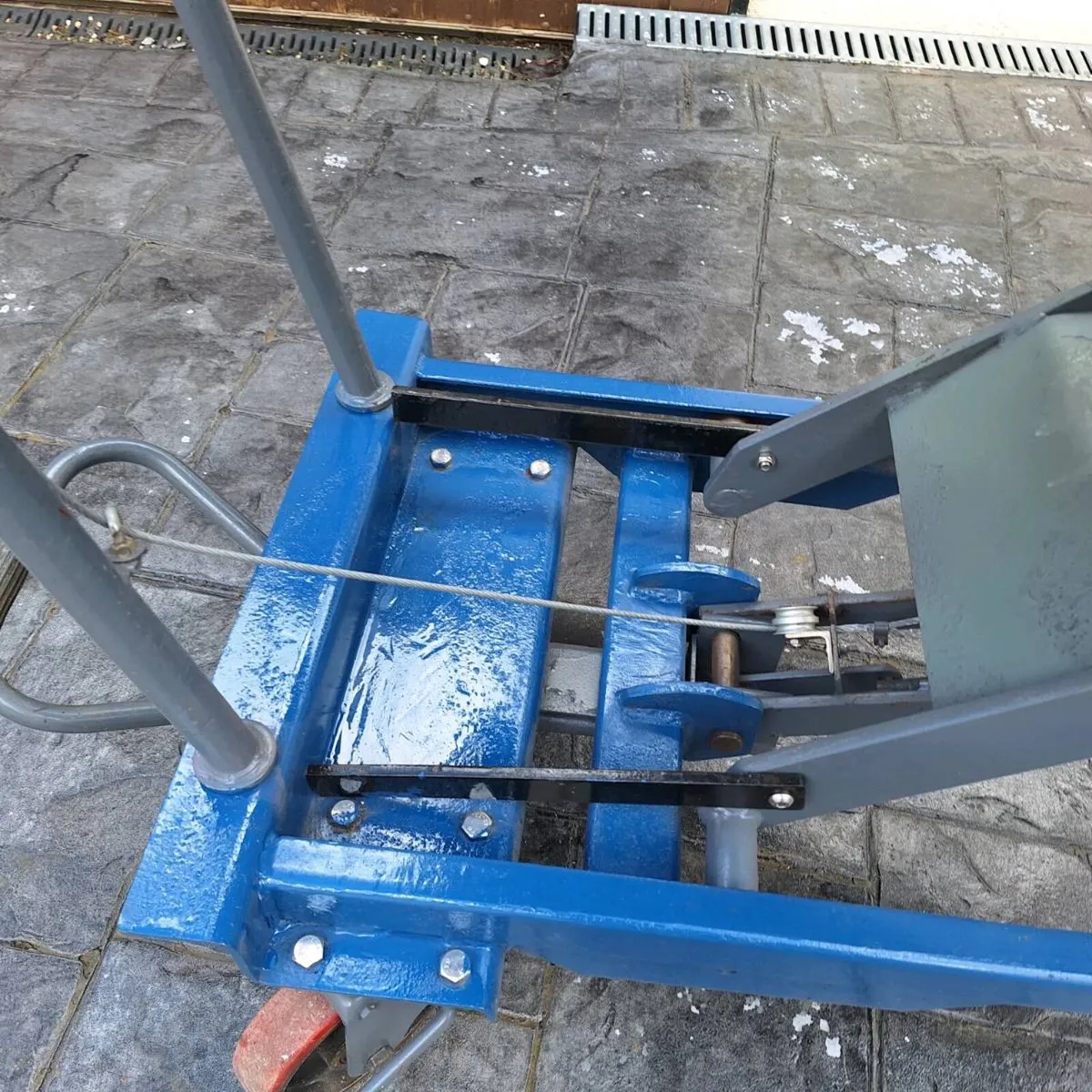 hydraulic scissors lift trolley - Image 4