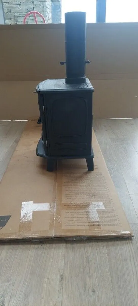 Heritage Belleek 11.5KW stove (Lit only once ever] - Image 4