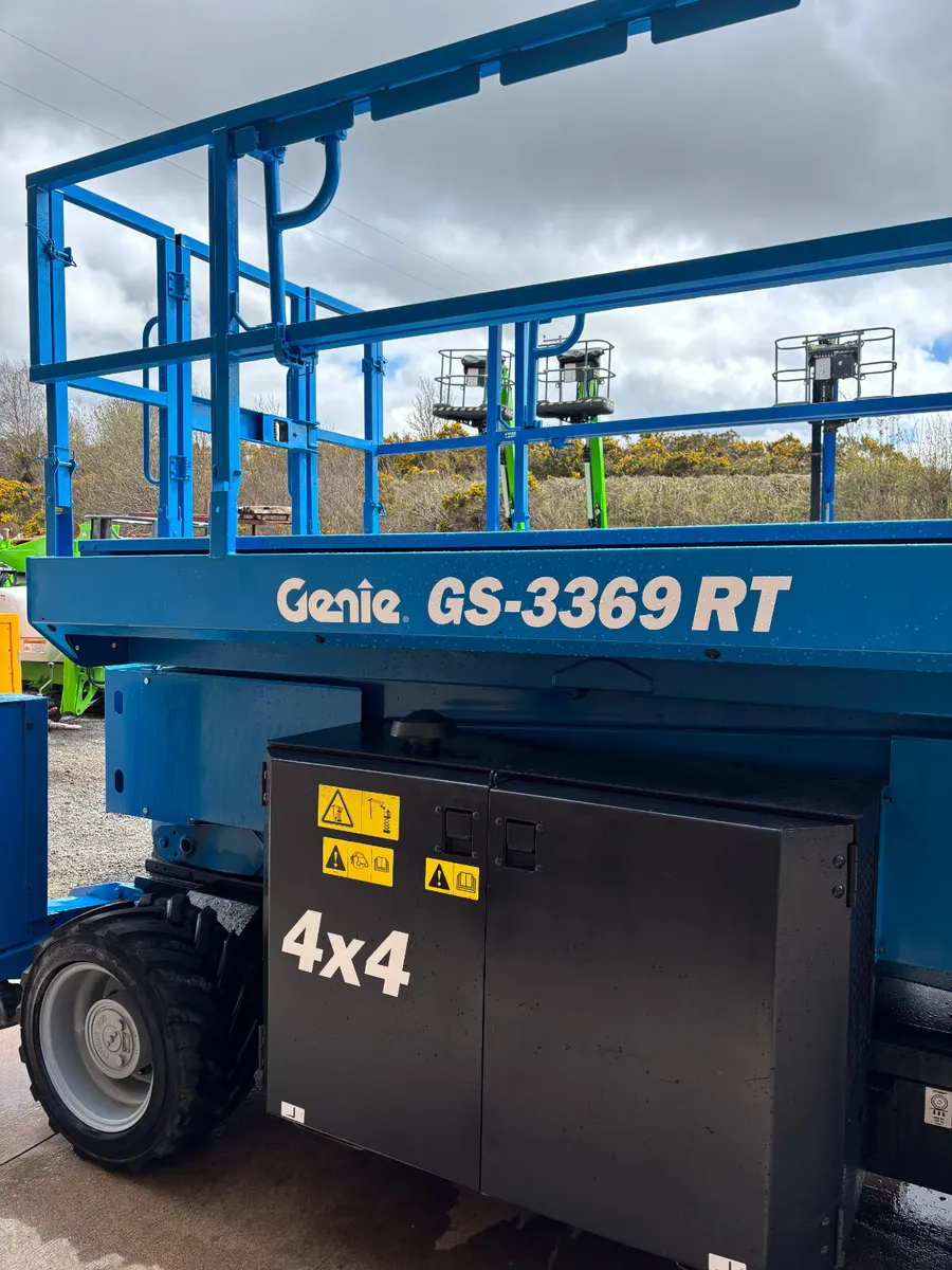 2016 Genie GS-3369 RT Scissor Lift 4x4 - Image 3