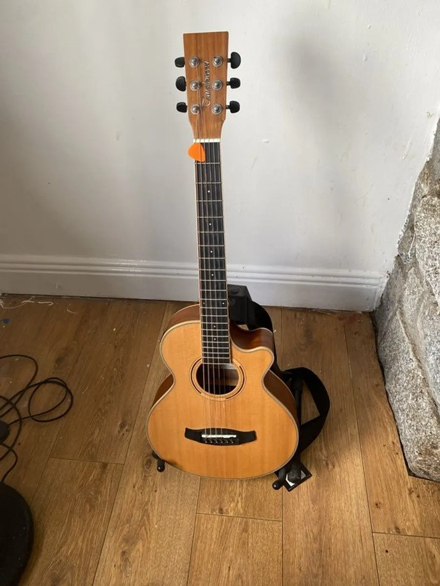 Tanglewood Discovery Semi Acoustic guitar - Image 1