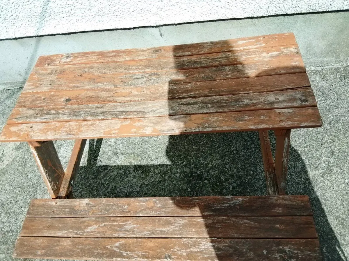 Wooden bench - Image 3