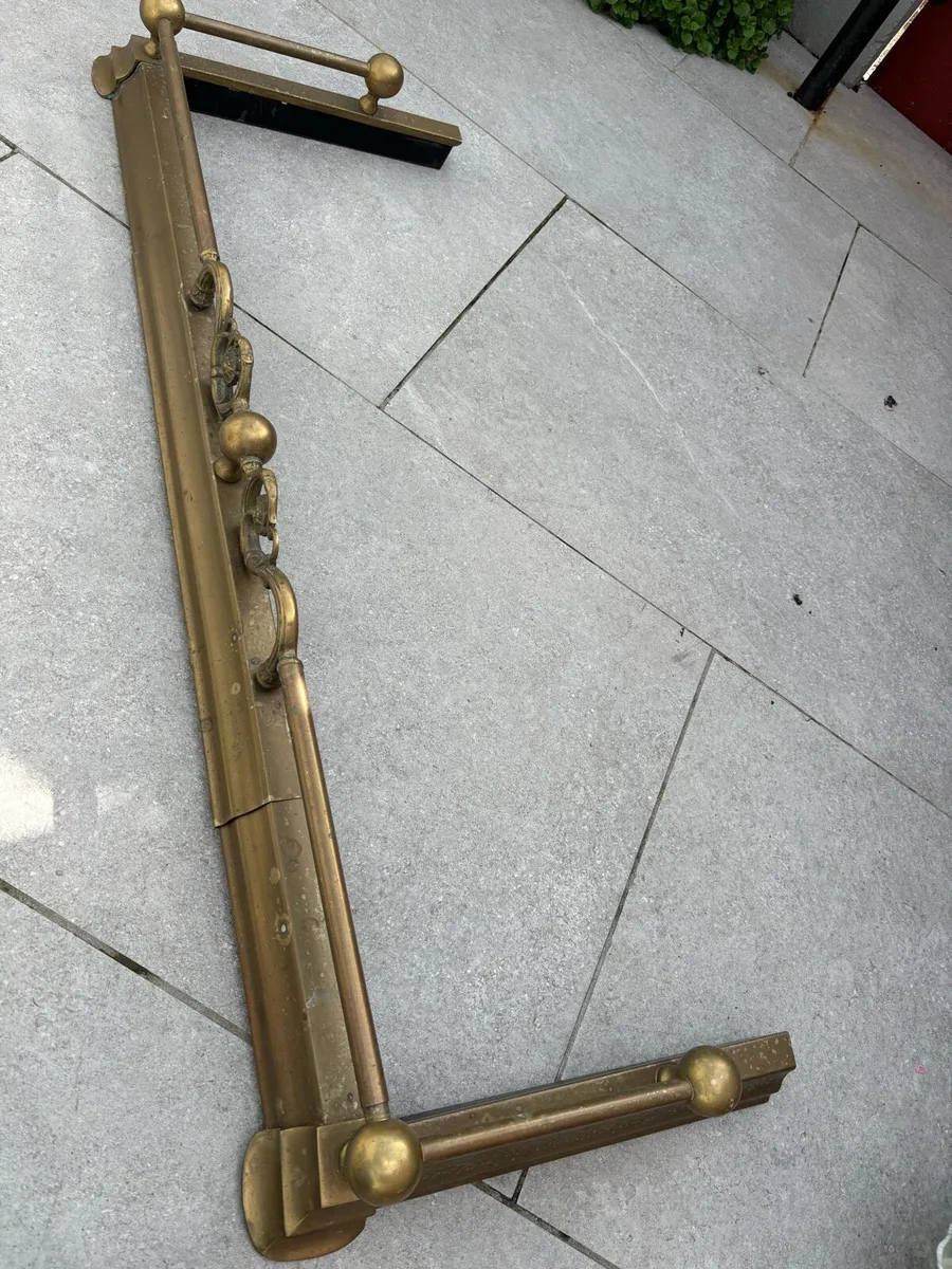 Brass Fender & Companion Set - Image 4