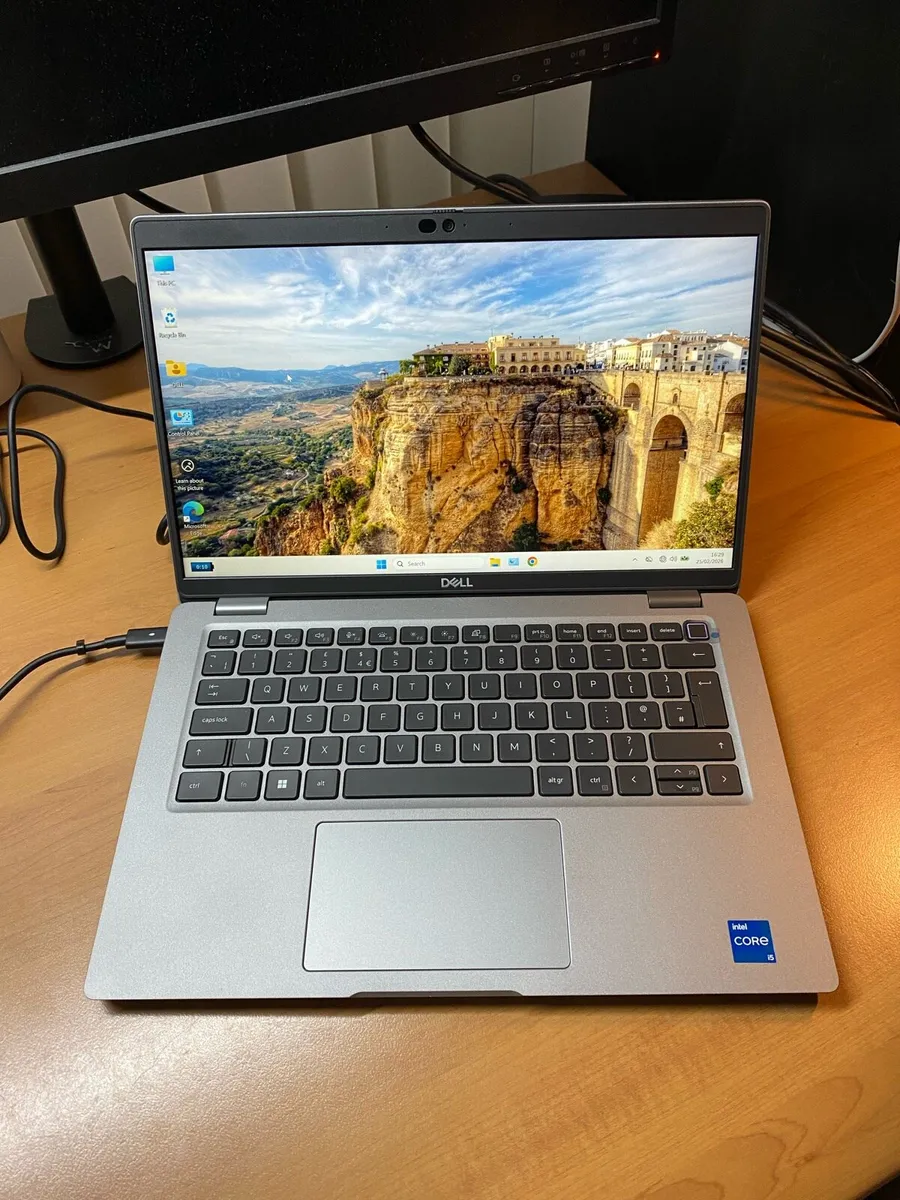 Dell Laptop i5 pro 64gb ram 256 ssd win 11 - Image 1