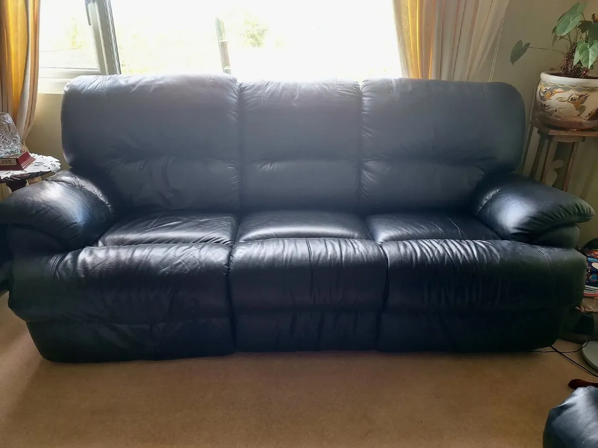 3 Piece Leather Settee - Image 1