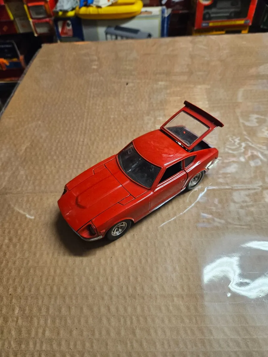 Corgi Burago Datsun 240z 1.24 - Image 1
