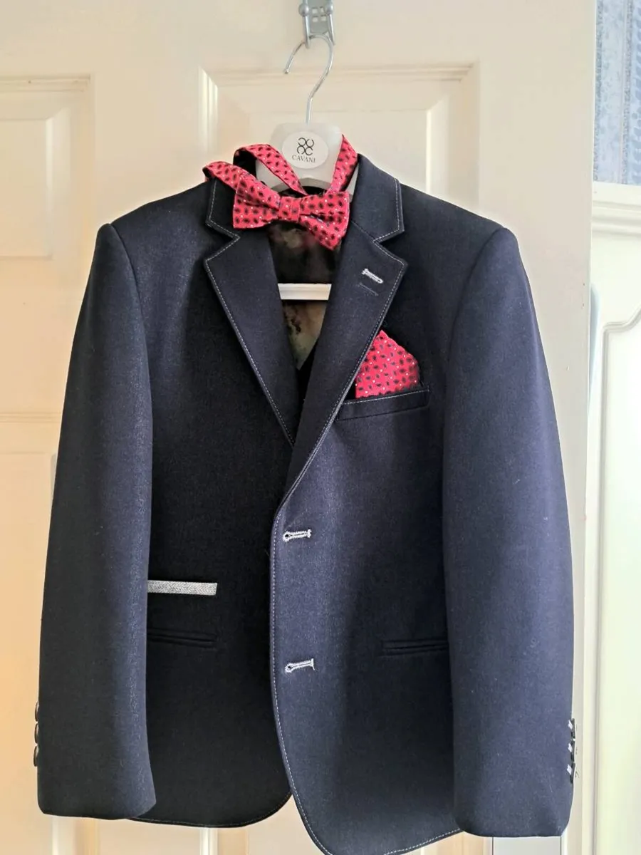 Boy's suit for Communion - Image 1