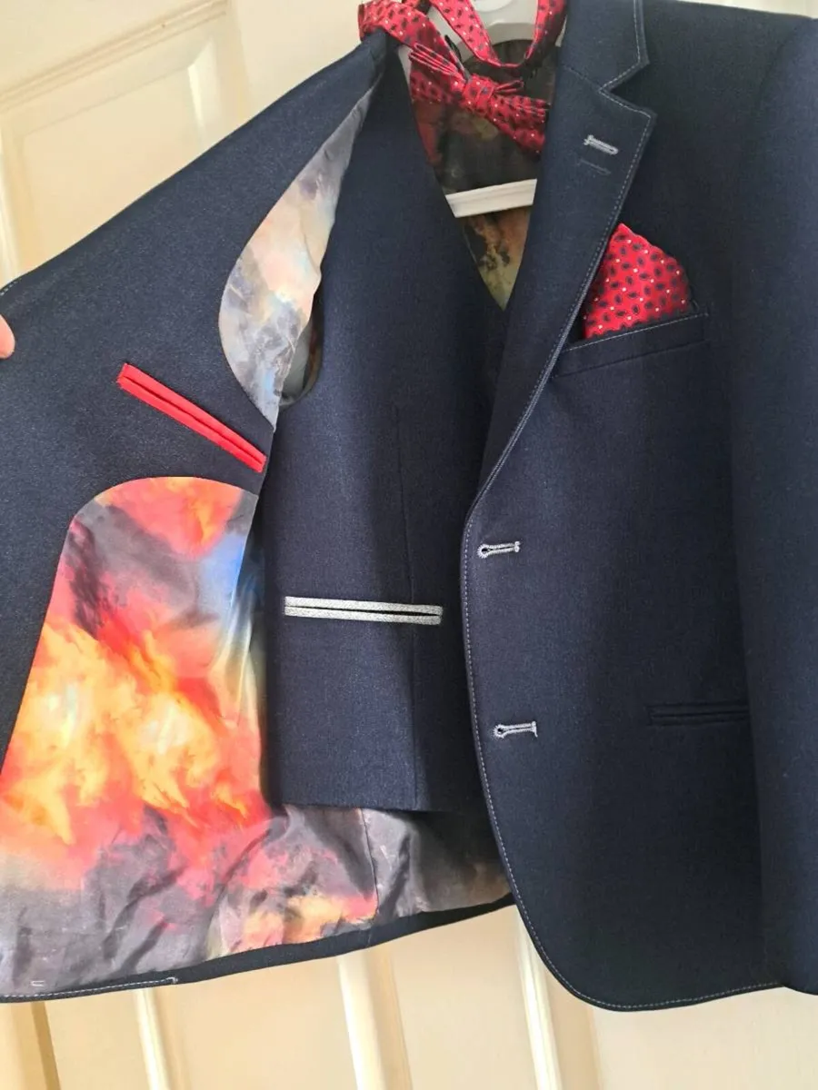 Boy's suit for Communion - Image 4