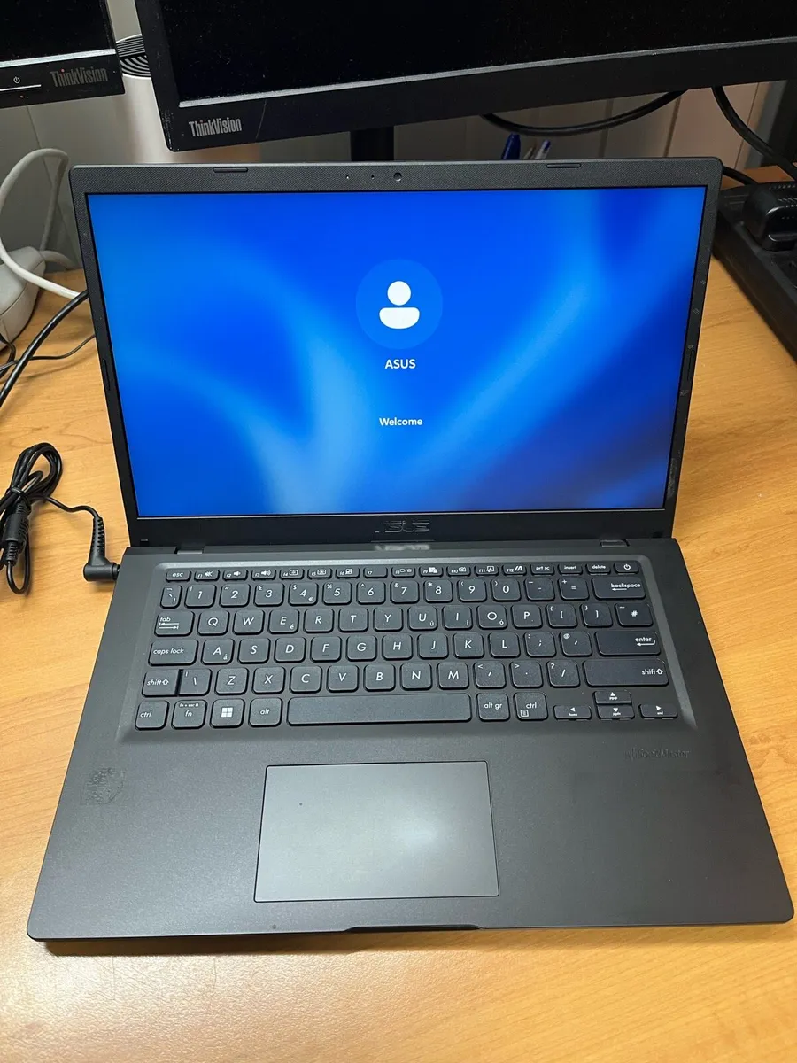 Asus Laptop for sale 4/128 windows - Image 1