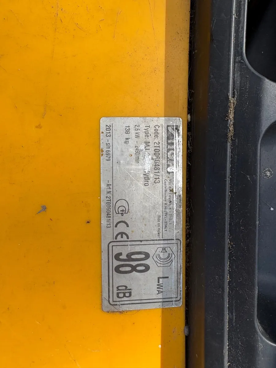 Ride on lawnmower - Image 2