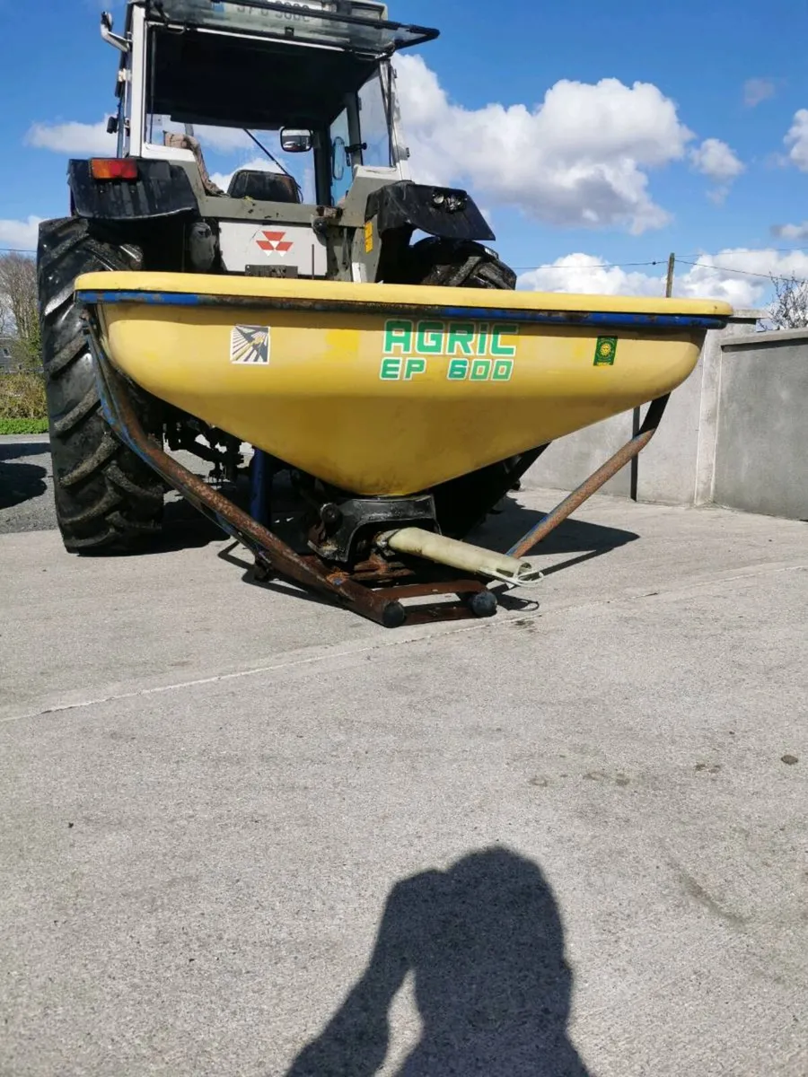 Fleming Fertiliser Spreader - Image 1