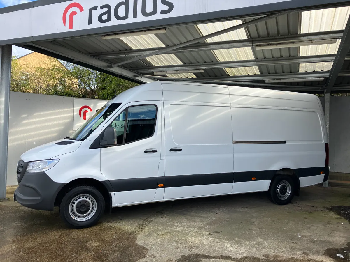 Mercedes-Benz Sprinter 2022 - Image 2