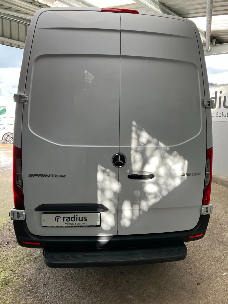 Mercedes-Benz Sprinter 2022 - Image 4