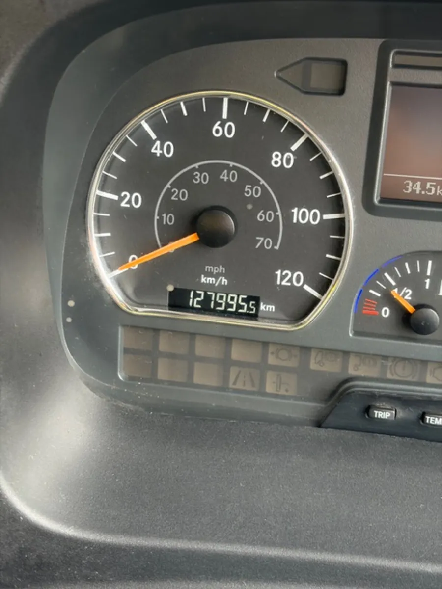 MERCEDES TIPPER - Image 4