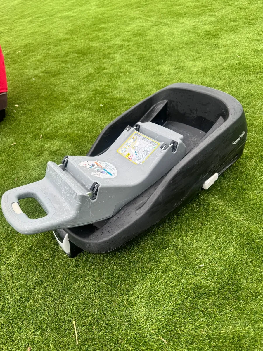 Car seat and base - Image 3