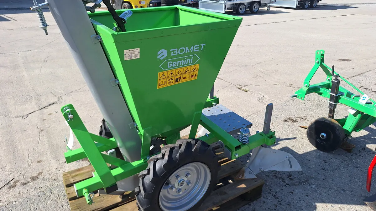 Zagroda potato planter - Image 1