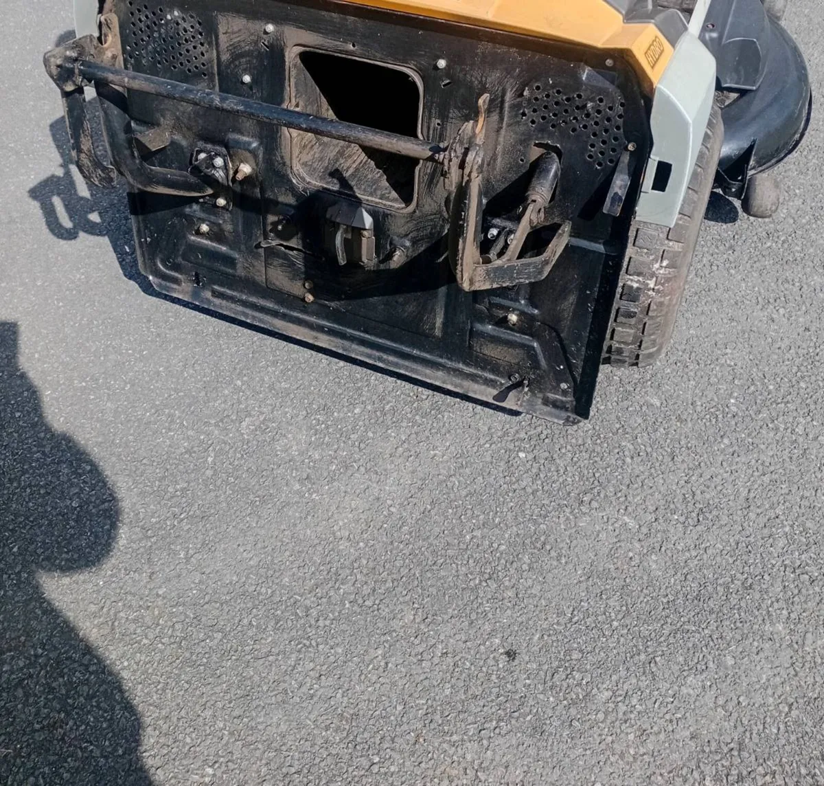 Ride on lawnmower 22hp - Image 4