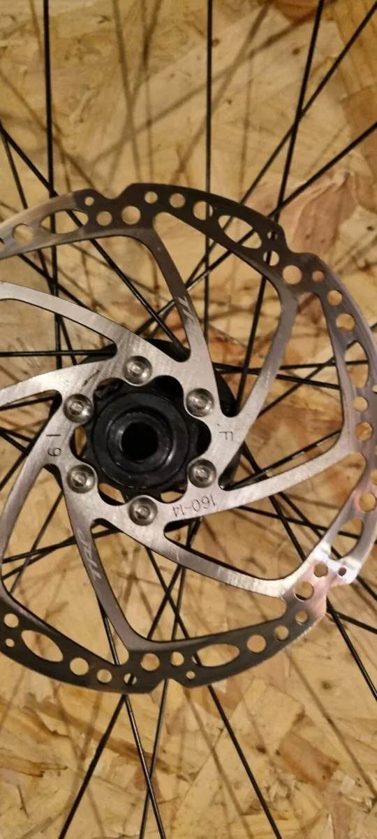 Genesis equilibrium wheelset SR220 700 w disc - Image 3