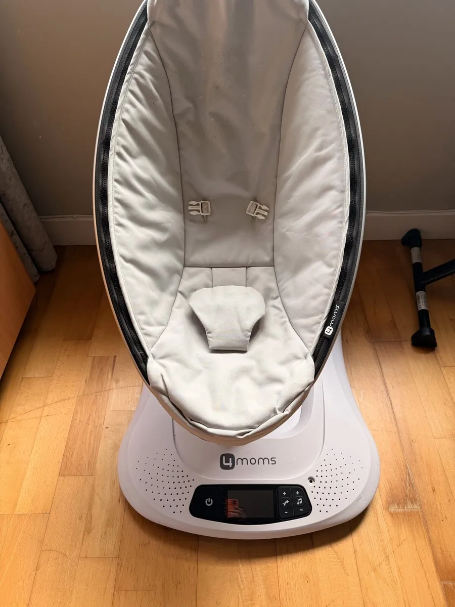Mamaroo baby swing - Image 1