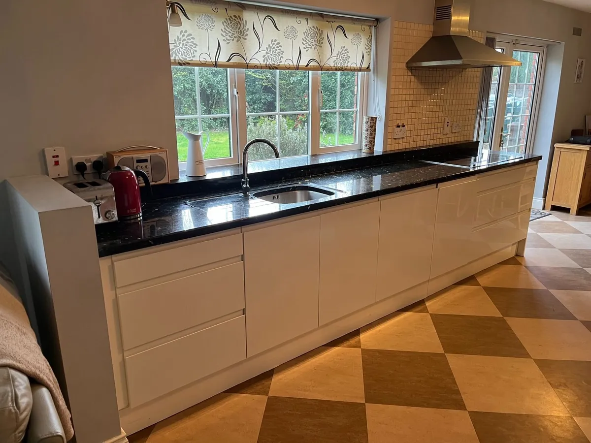 Kitchen Units - Image 3