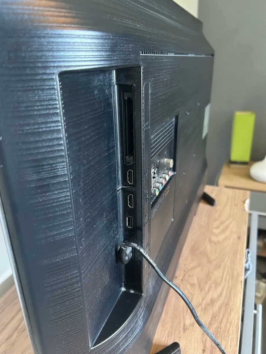 Samsung 32” HD Smart TV T5300 - Image 3