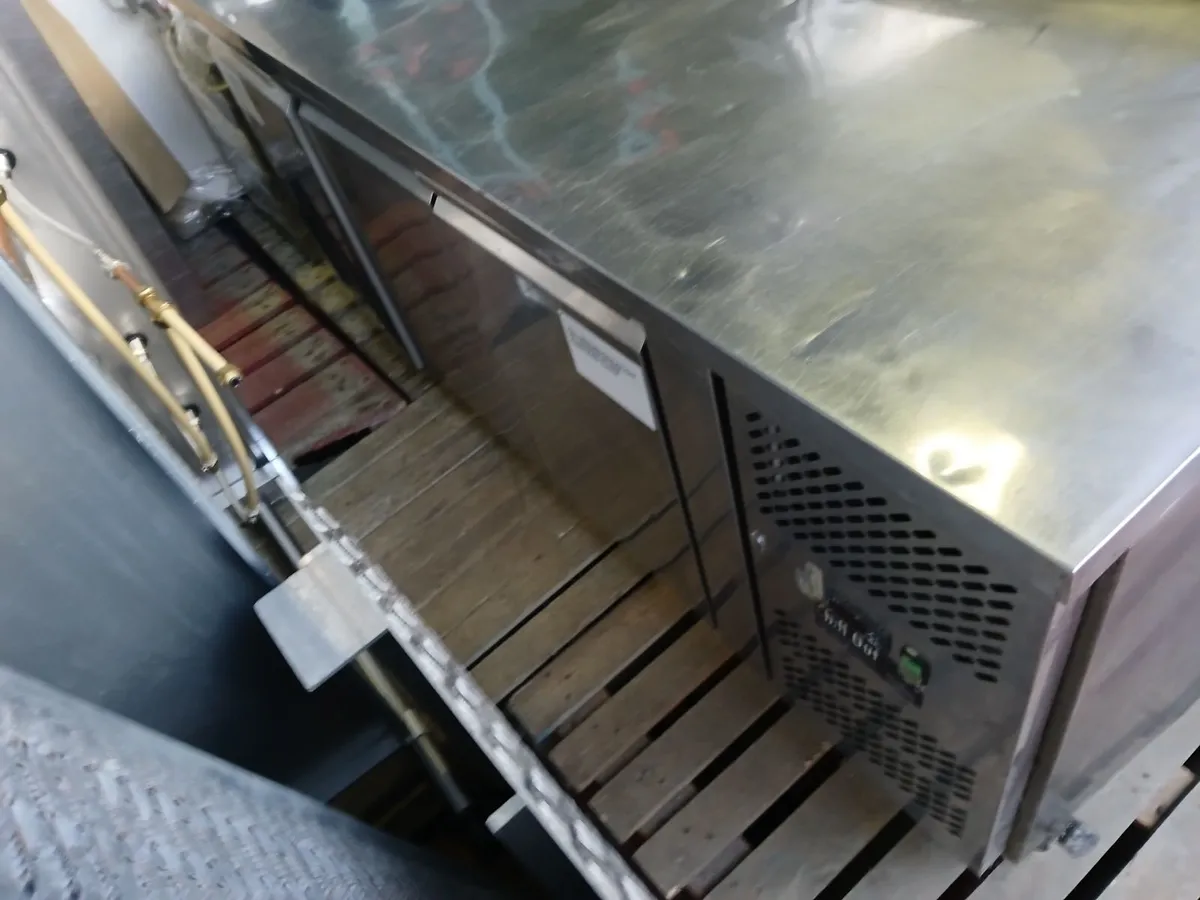 Staneless steel cabbinet  table delivered - Image 1