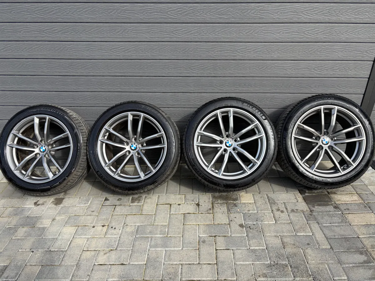 18” GENUINE BMW G30 ALLOY WHEELS & TYRES - Image 2