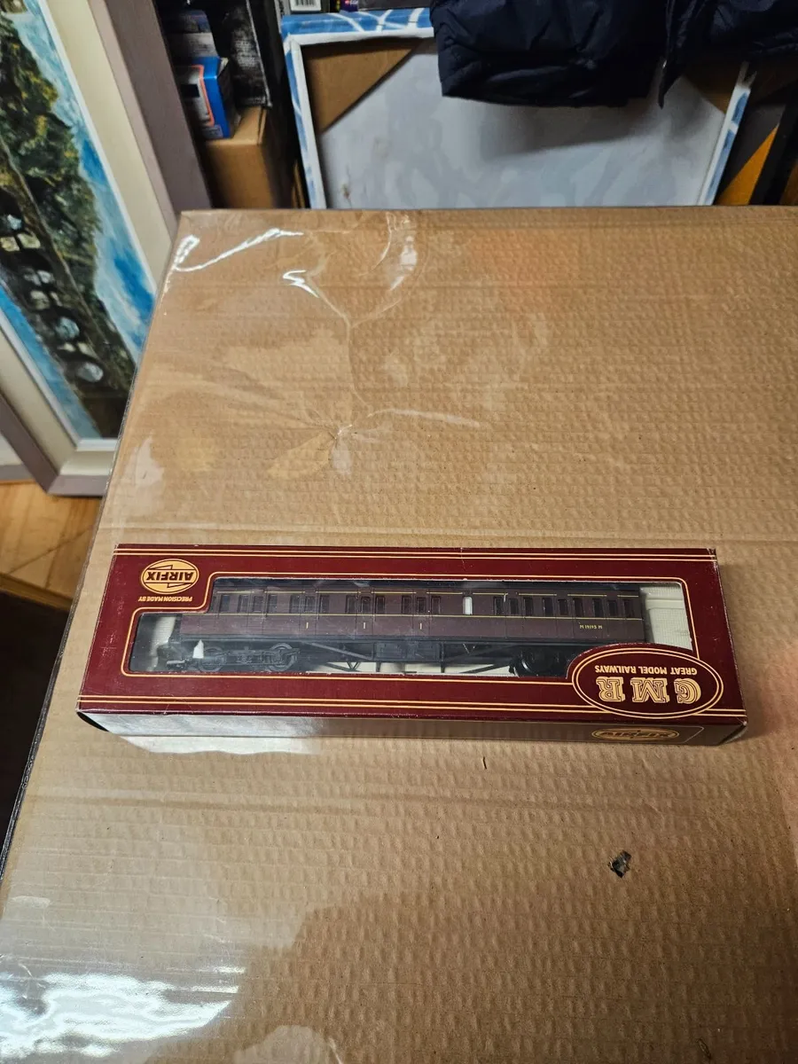 Hornby Airfix OO Gauge Carraige