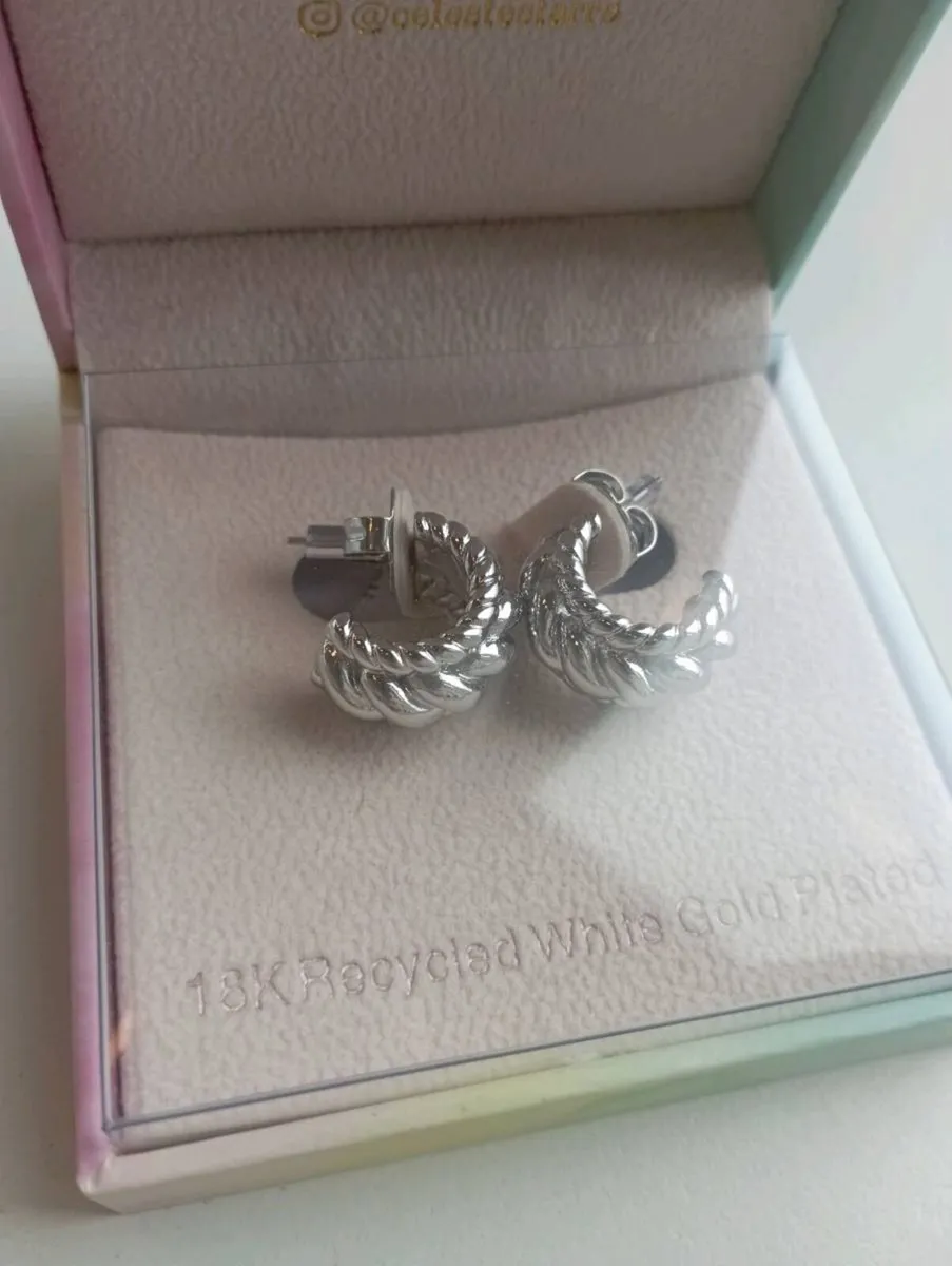 18k Recycled White Gold Plated Hoop Earrings - Image 3
