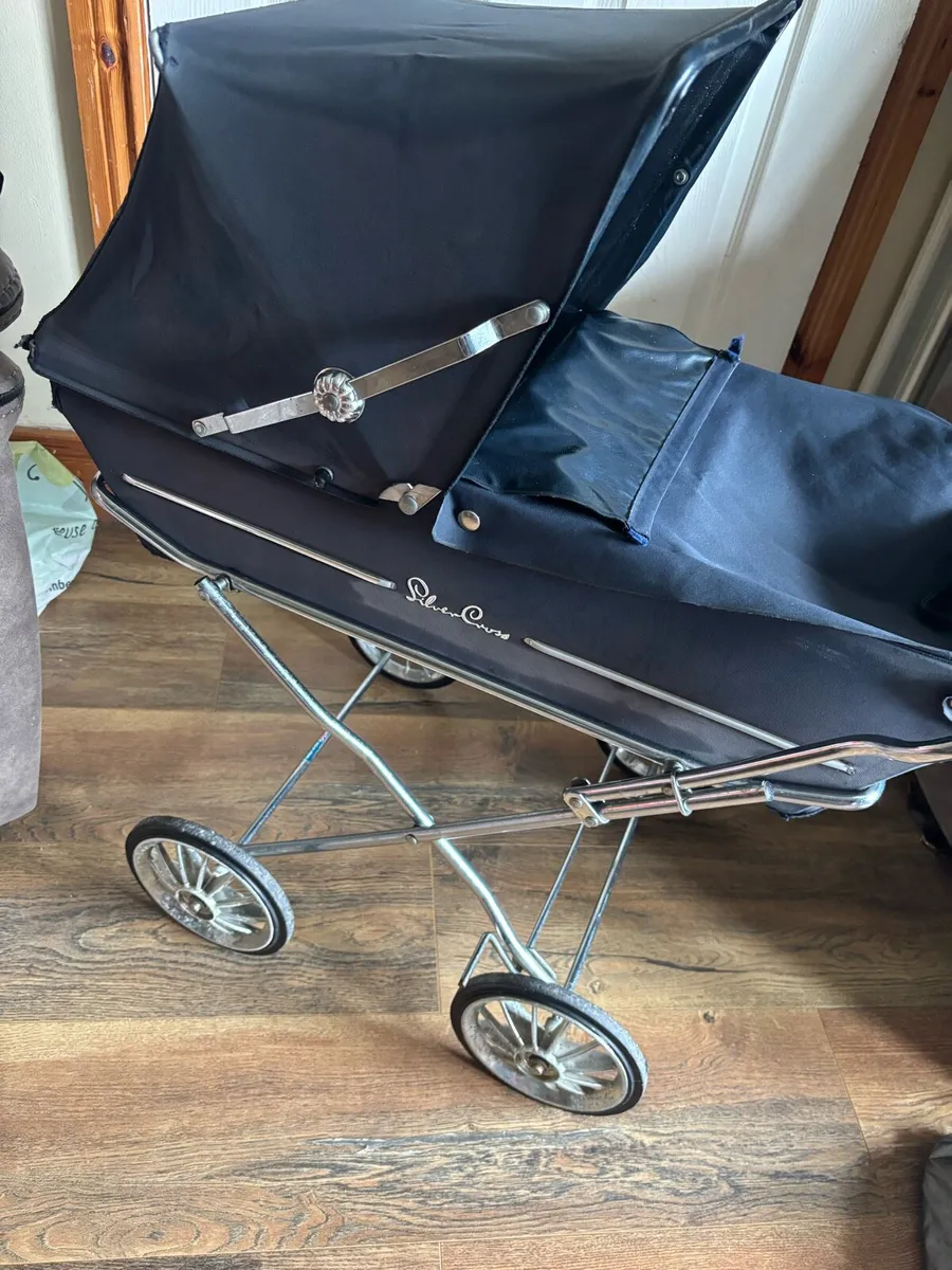 Dolls vintage Silvercross pram - Image 1