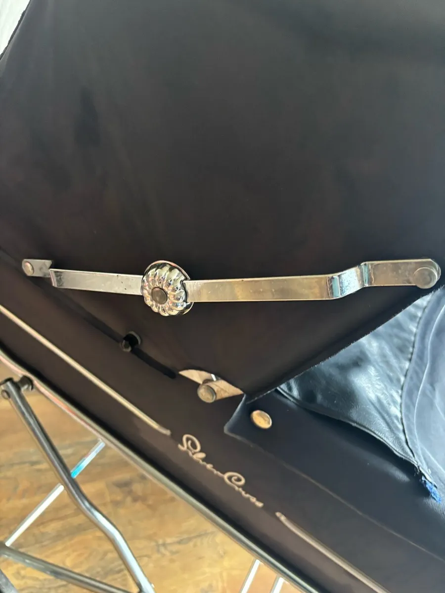 Dolls vintage Silvercross pram - Image 3