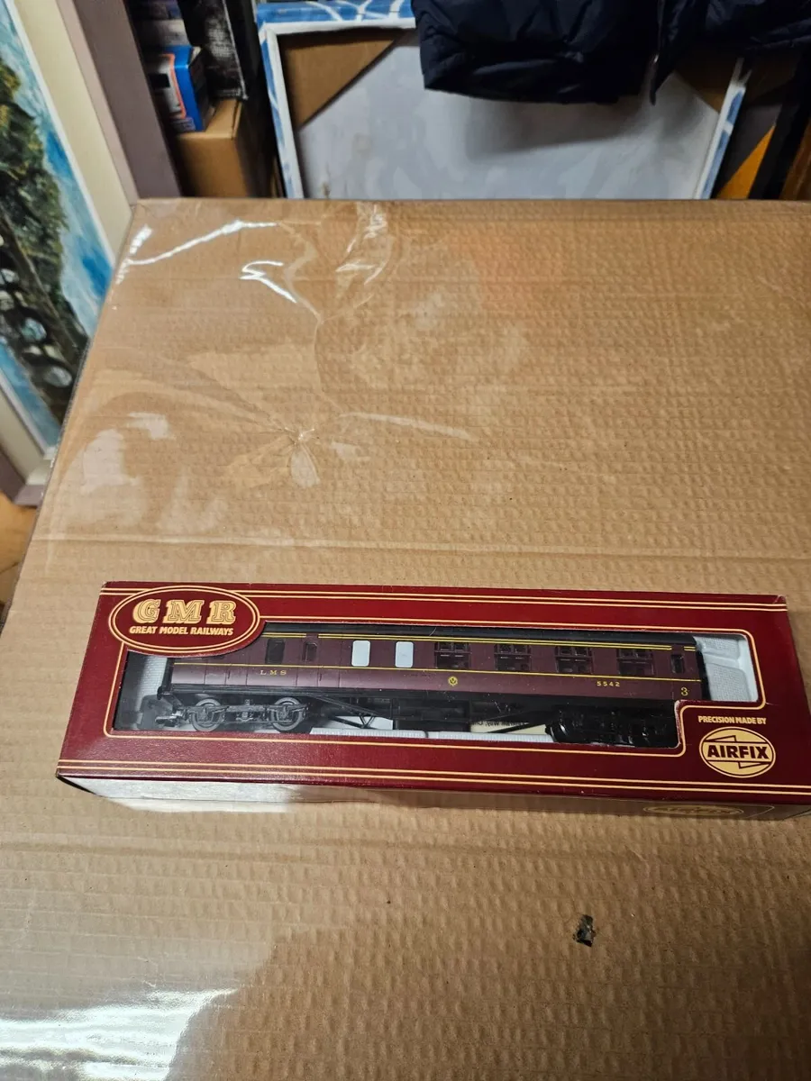 Hornby Airfix OO Gauge Carraige