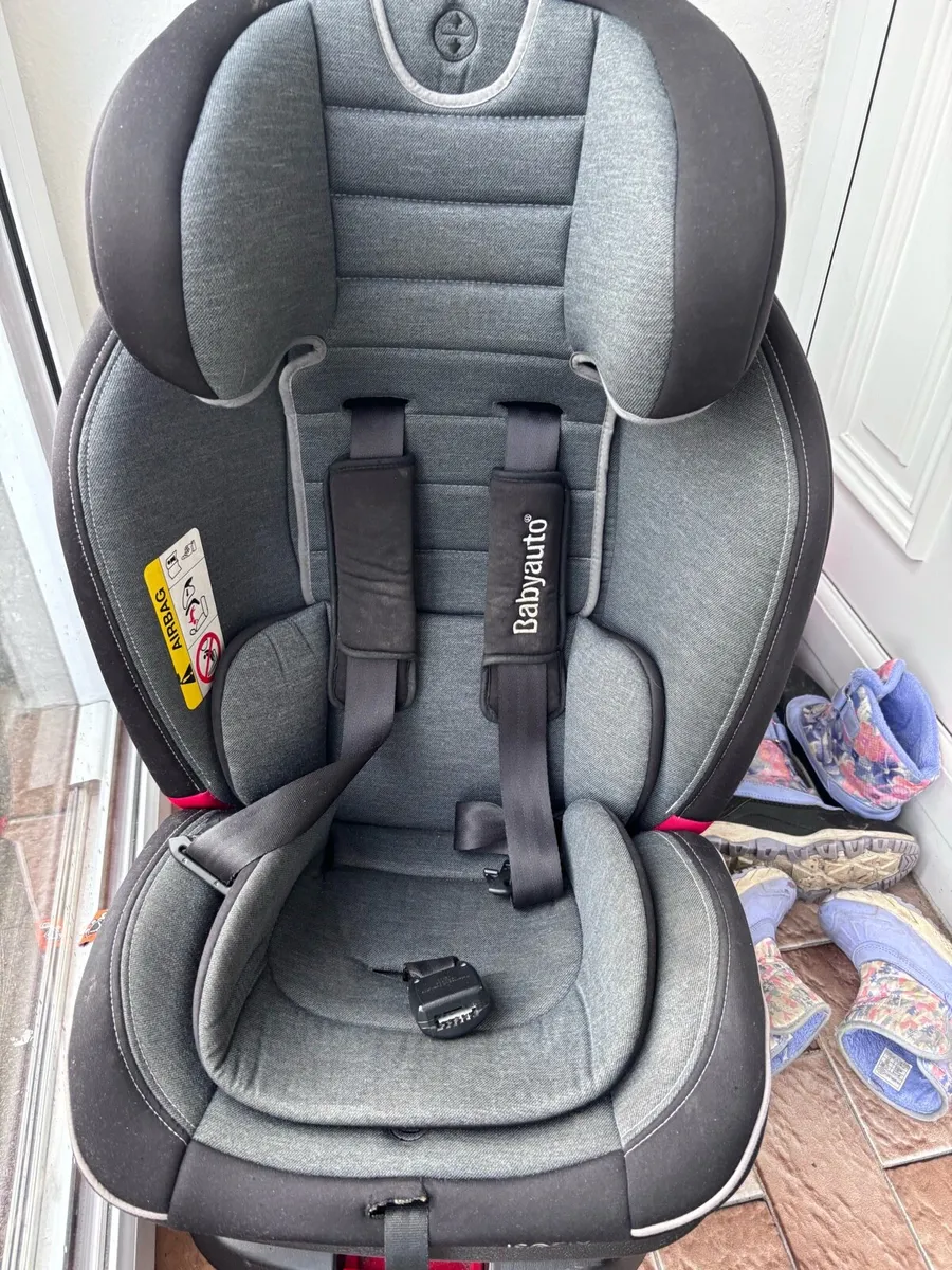 Car seat - Image 1