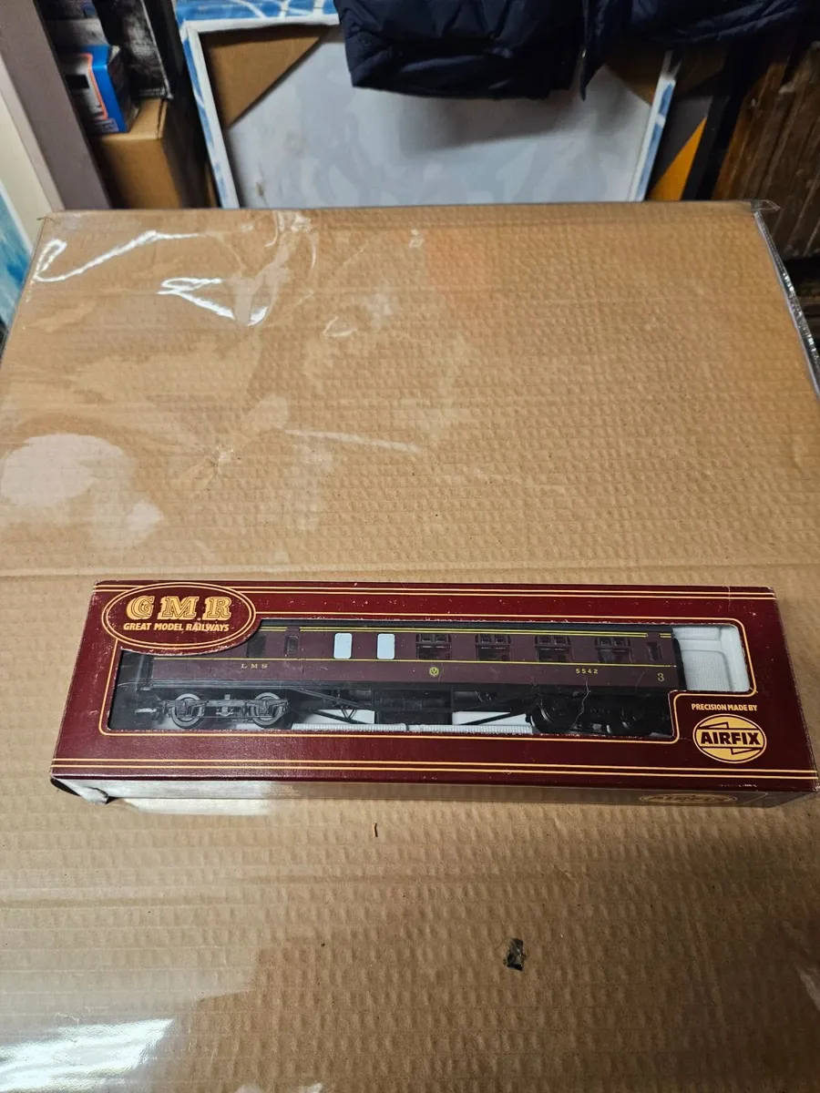 Hornby Airfix OO Gauge Carraige