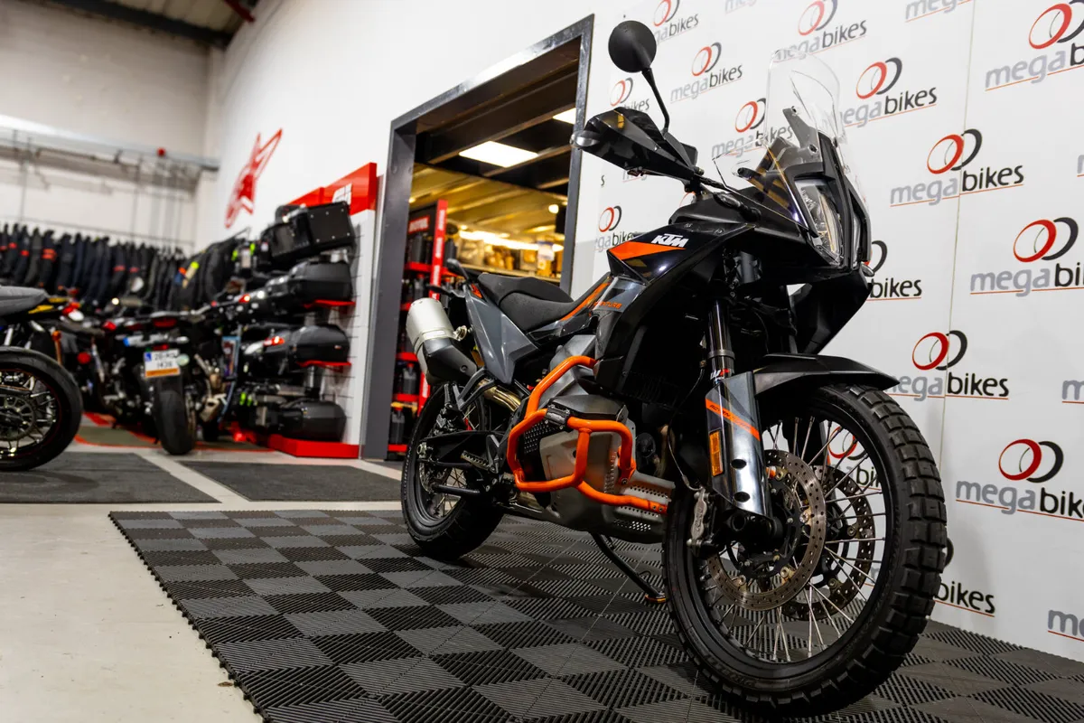 KTM 890 Adventure 2024 - Image 3