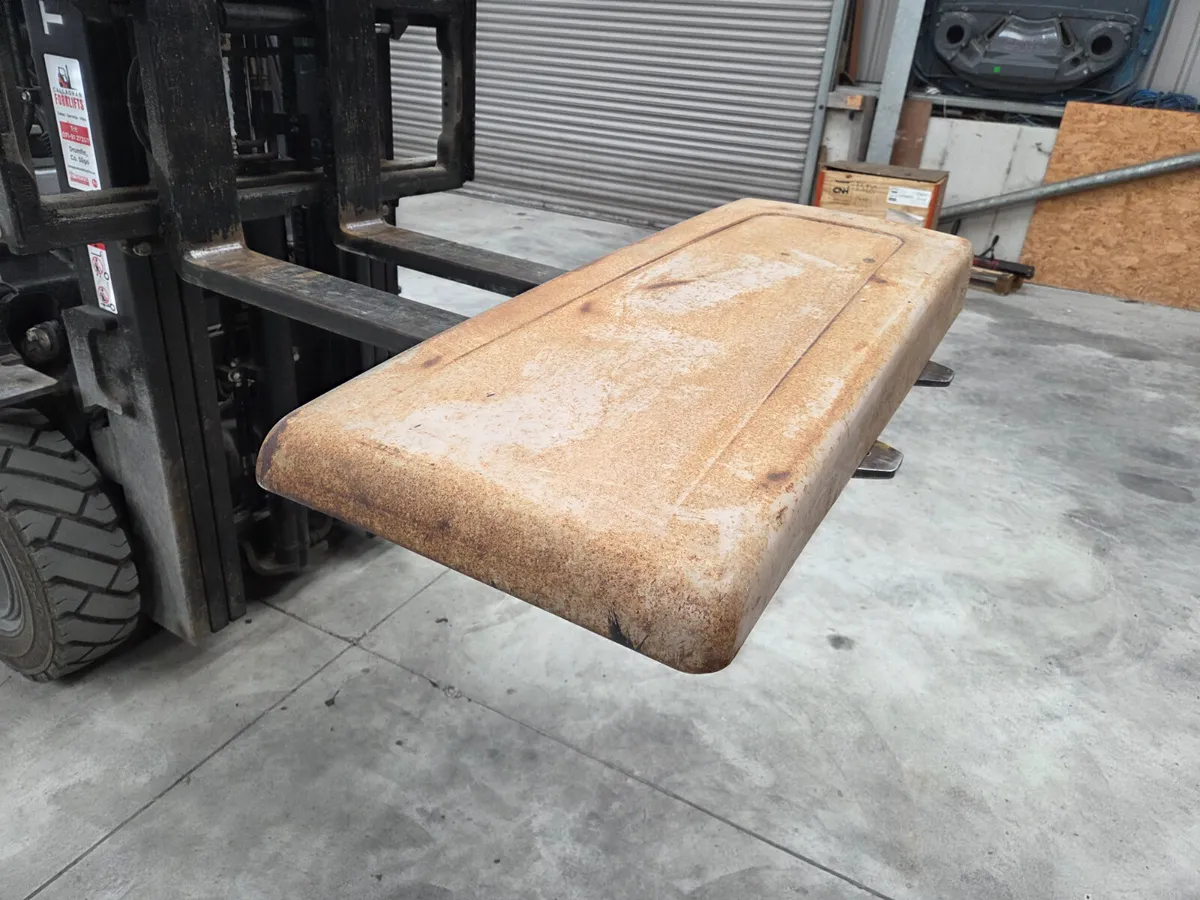 Zetor Bonnet - Image 1