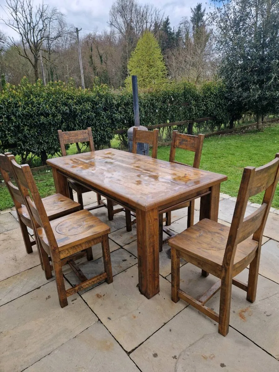 Dining room table and chairs - Image 1