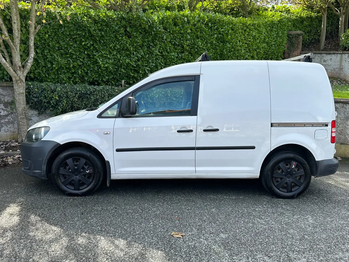 Volkswagen Caddy 2012 1.6D - Image 2