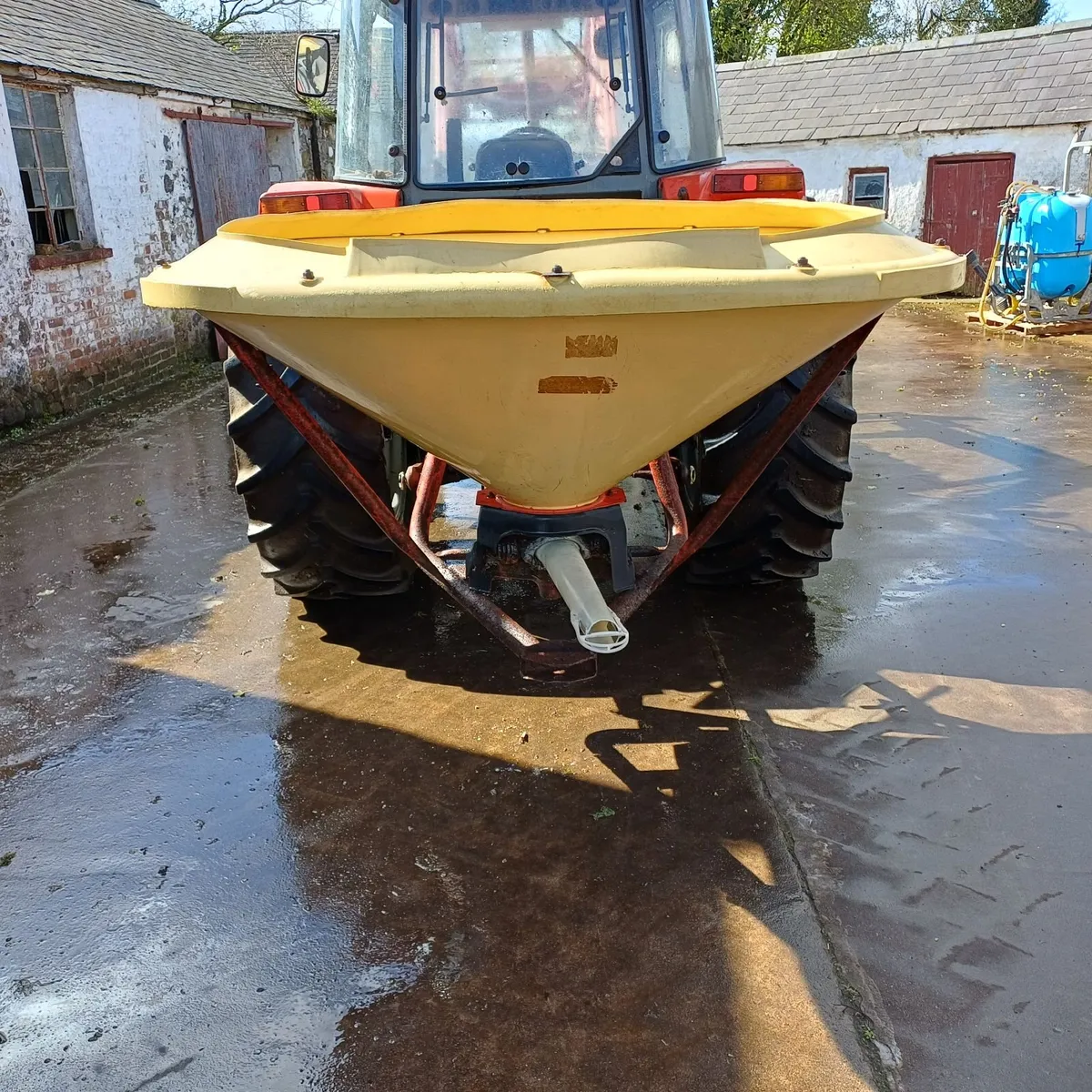 Fertilizer Sower - Image 1