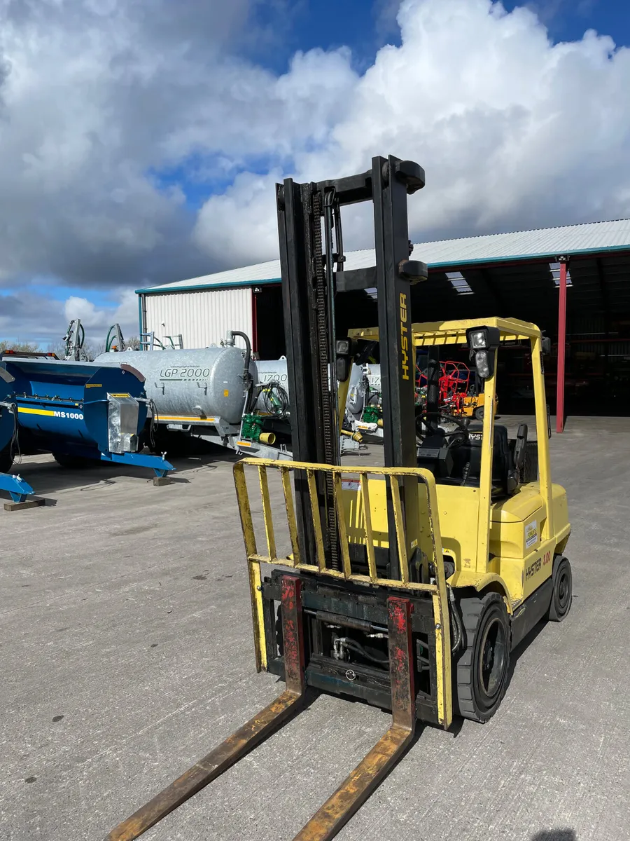 2000 Hyster H3.00XM Forklift - Image 1