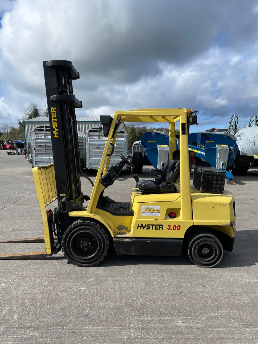 2000 Hyster H3.00XM Forklift - Image 2