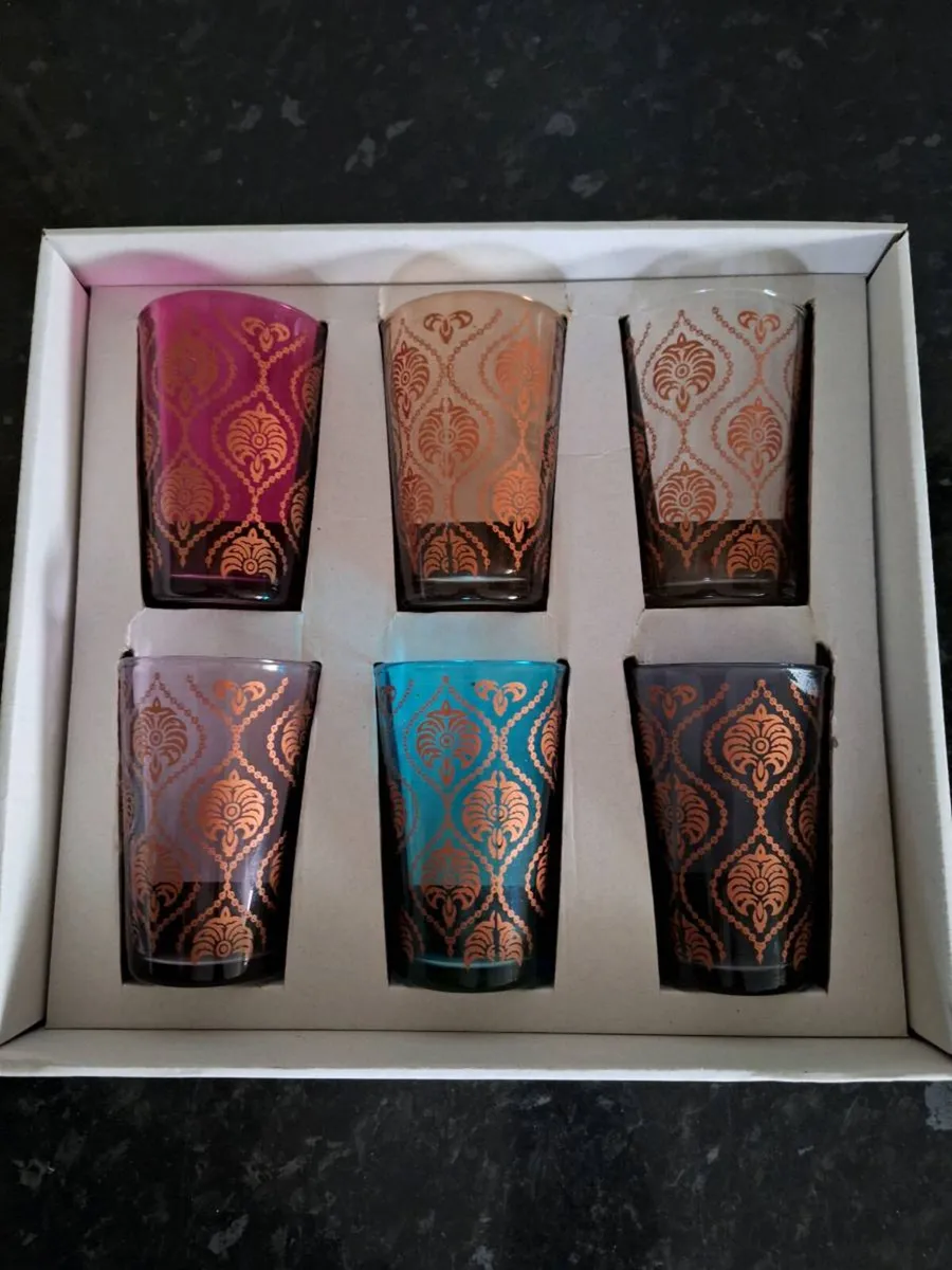 Set of six Moroccan tea glasses - Image 2