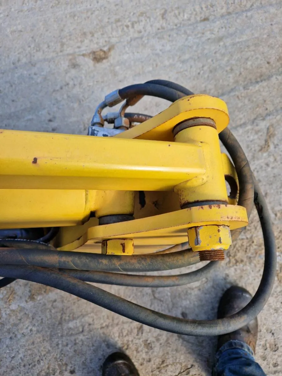 Front loader - Image 3