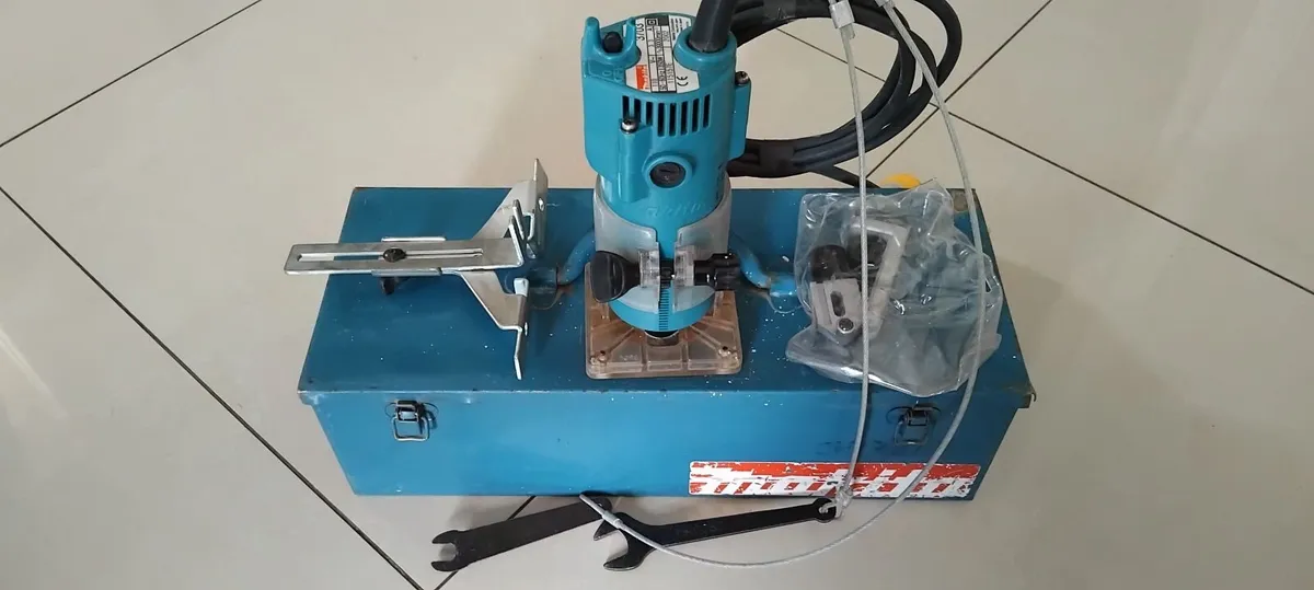 Makita 3703 Laminate Trimmer 110v - Image 1