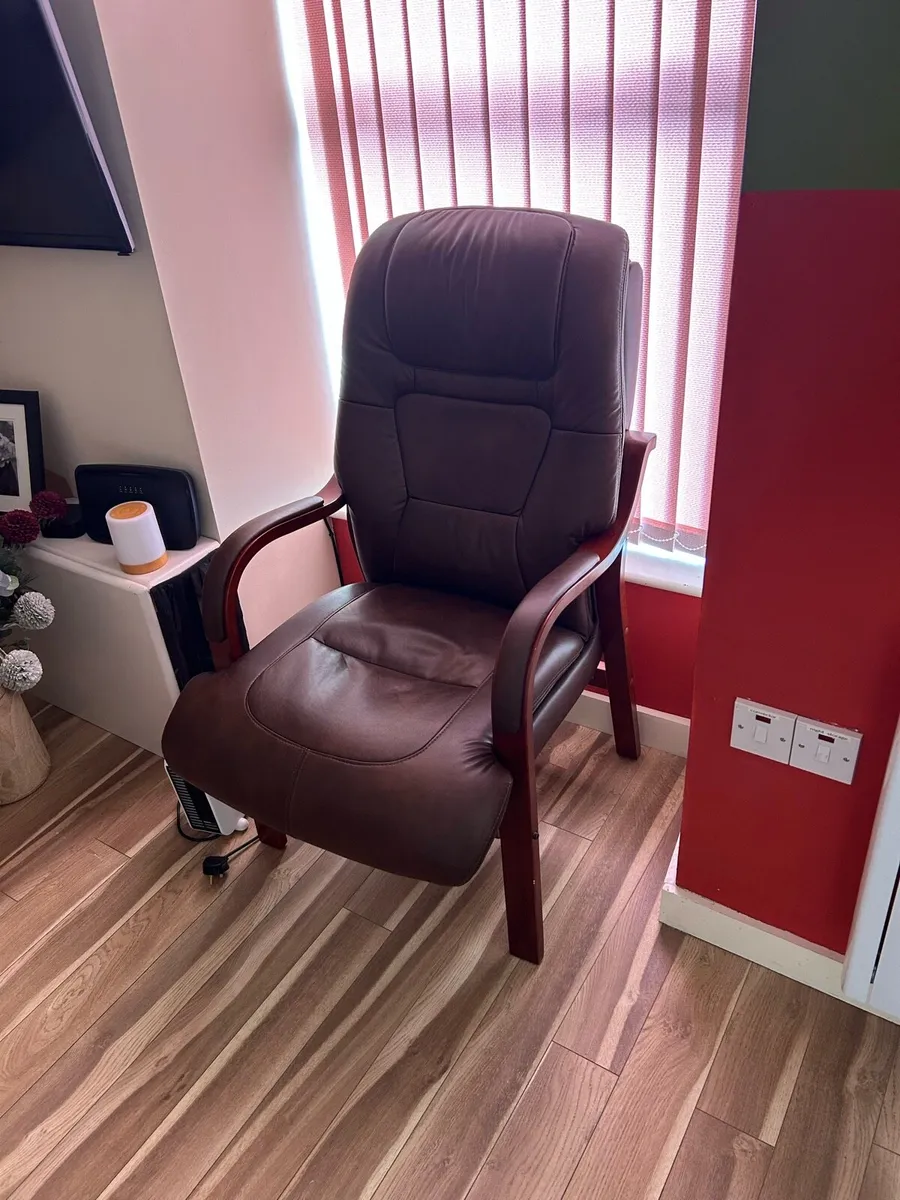 Orthopaedic chair - Image 2